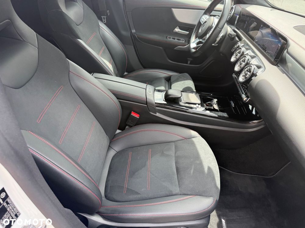 Mercedes-Benz CLA 180 d 8G-DCT AMG Line Advanced Plus - 11