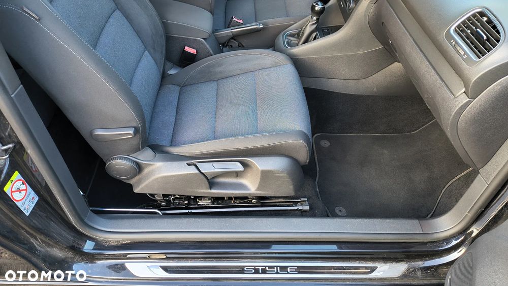 Volkswagen Golf - 6