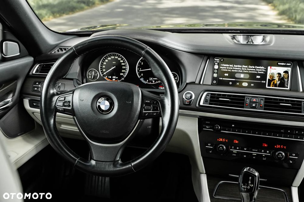 BMW Seria 7 750i xDrive - 35