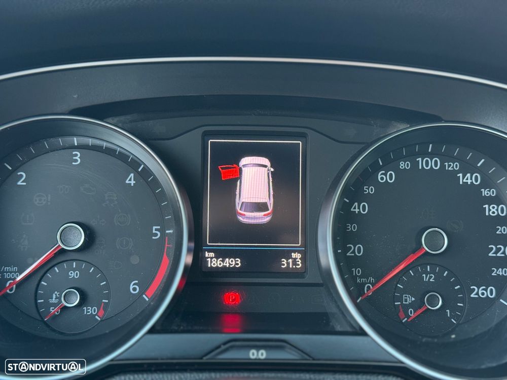 VW Passat Variant 2.0 TDi Confortline DSG - 9