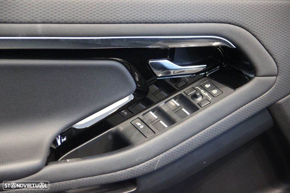Land Rover Range Rover Evoque 1.5 P300e AWD Auto - 9