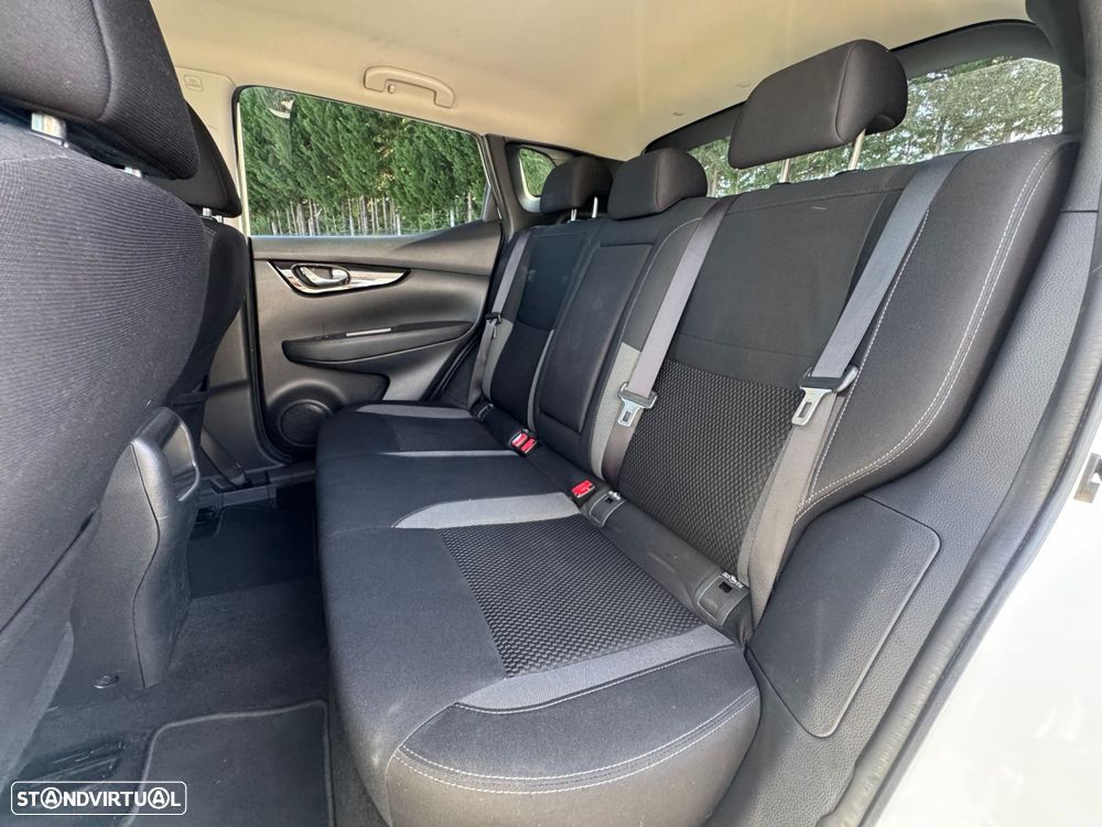 Nissan Qashqai 1.5 dCi N-Connecta J18+Led - 14