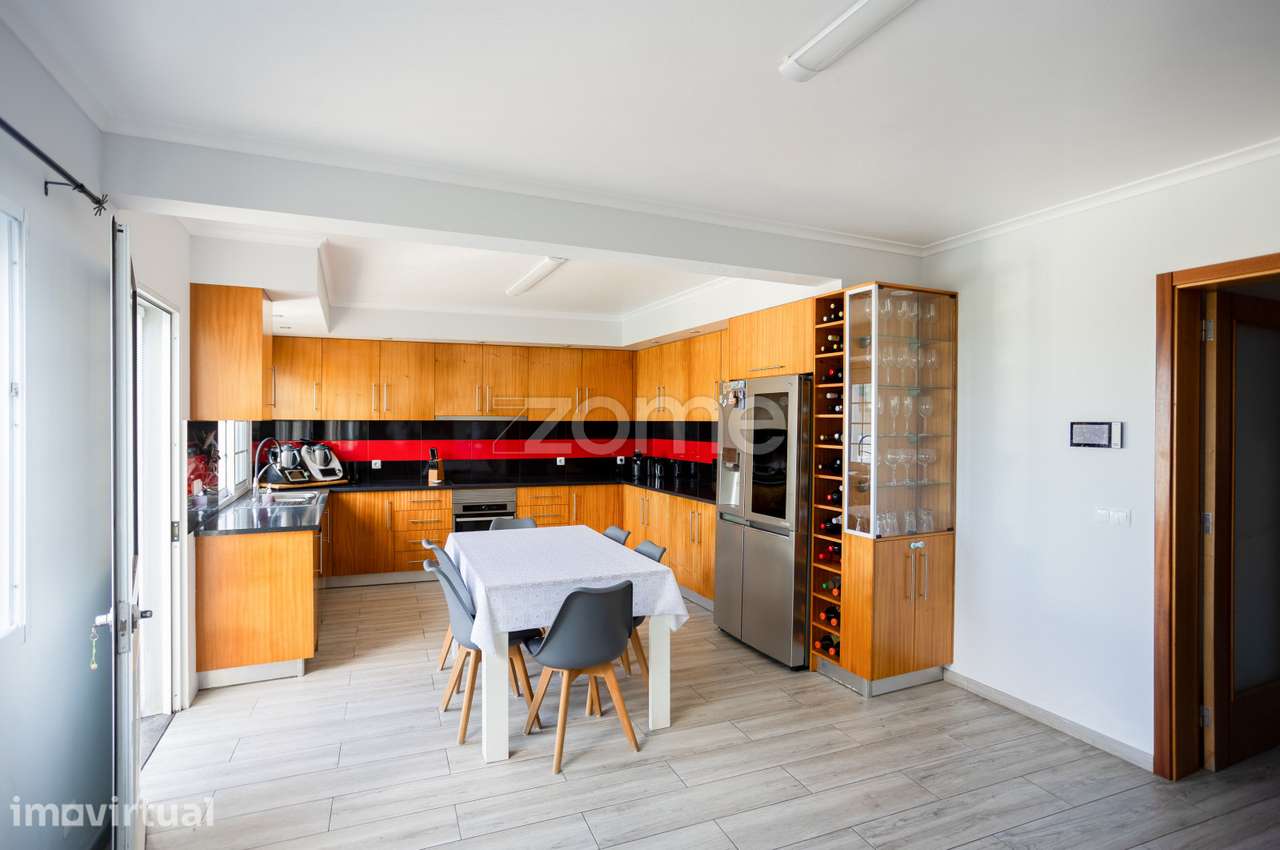 Moradia T6+1 com Terraço, Vista Mar e Ruína – Santa Bárbara - Grande imagem: 3/27