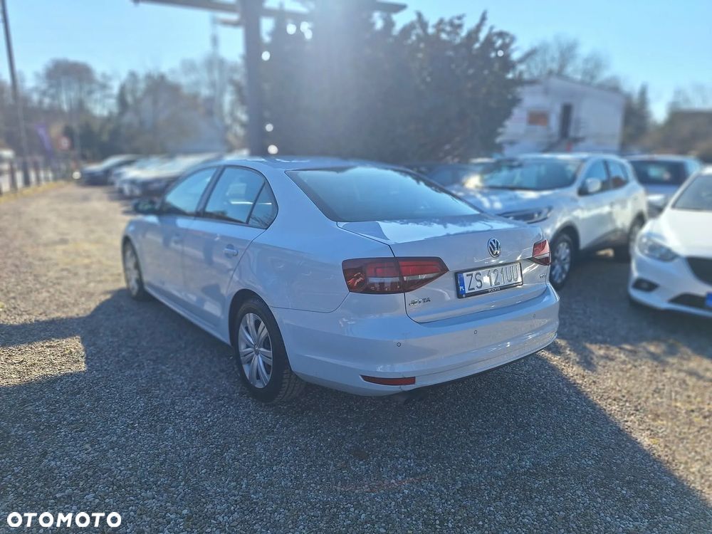 Volkswagen Jetta - 7