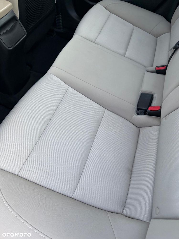 Hyundai Elantra - 6