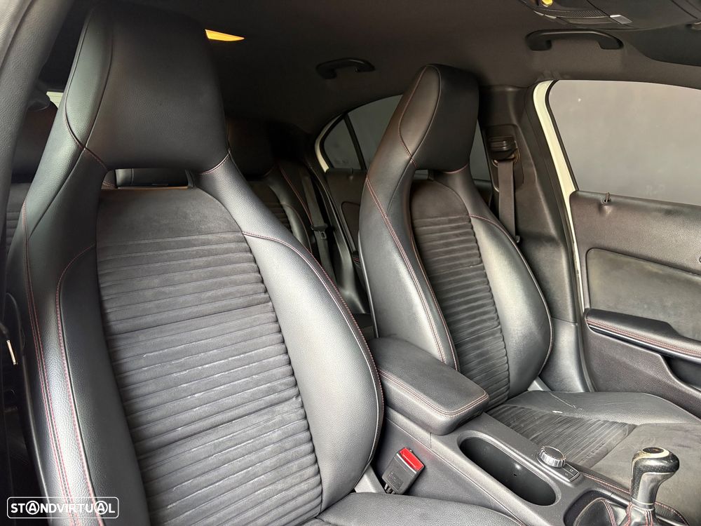 Mercedes-Benz A 200 CDI AMG Line - 38