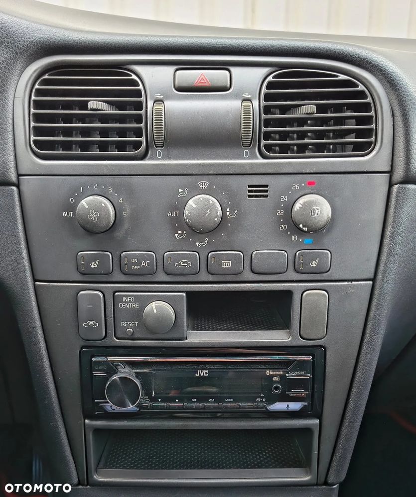 Volvo V40 - 18