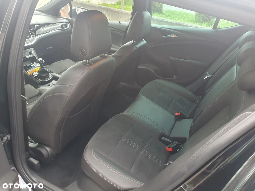 Opel Astra 1.2 T Business Elegance S&S - 9