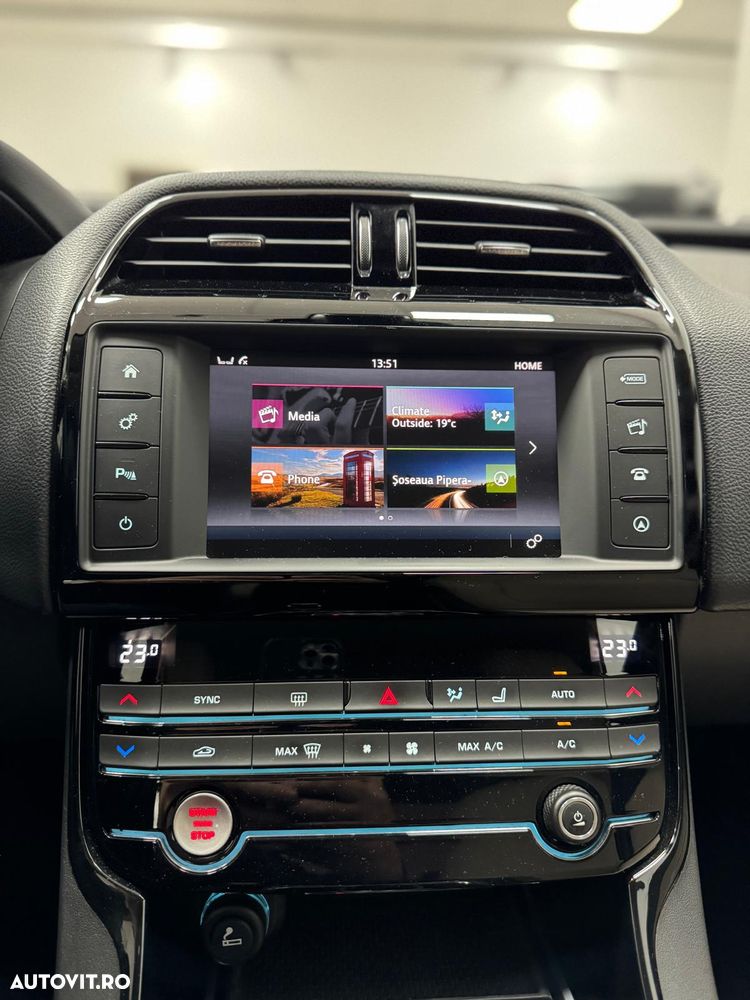 Jaguar XE 20d Aut. Portfolio - 18