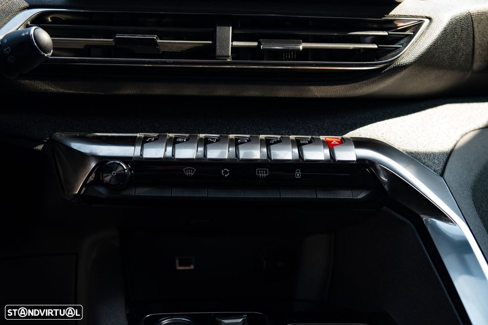 Peugeot 3008 1.5 BlueHDi Allure EAT8 - 30
