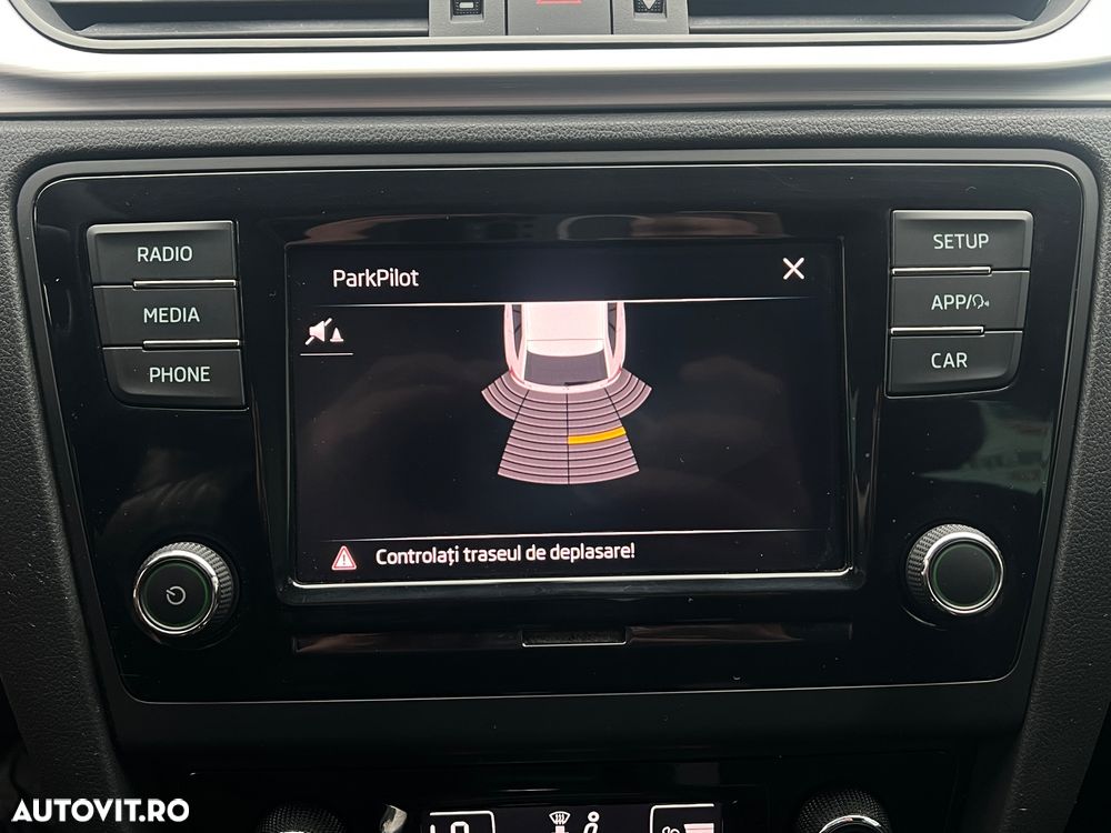 Skoda RAPID 1.4 TDI DSG Clever - 8