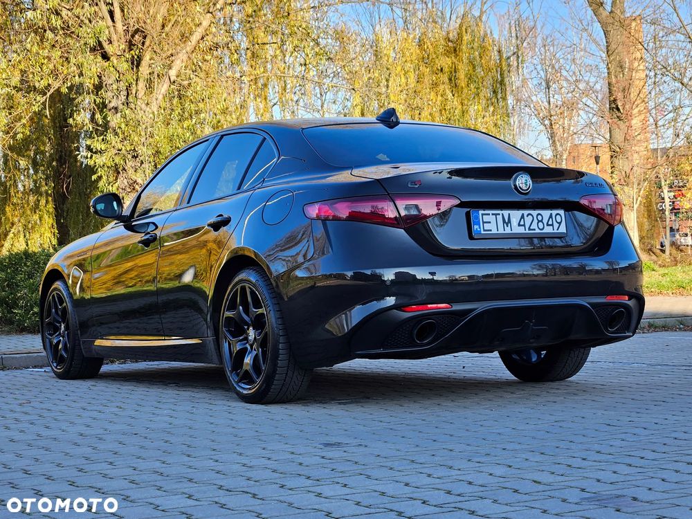 Alfa Romeo Giulia 2.0 Turbo 16V AT8-Q4 Veloce - 4