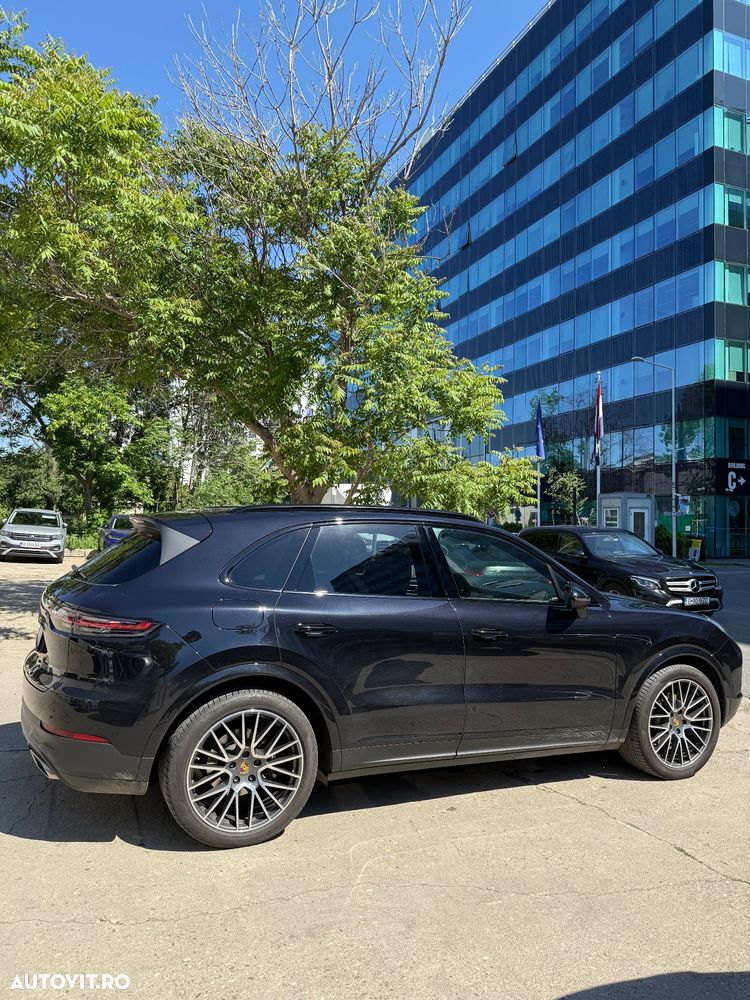 Porsche Cayenne - 2