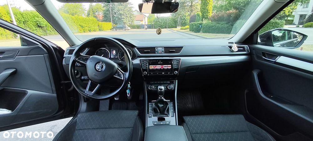 Skoda Superb 2.0 TDI Ambition - 8