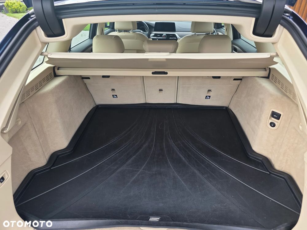 BMW Seria 5 530d Luxury Line - 17