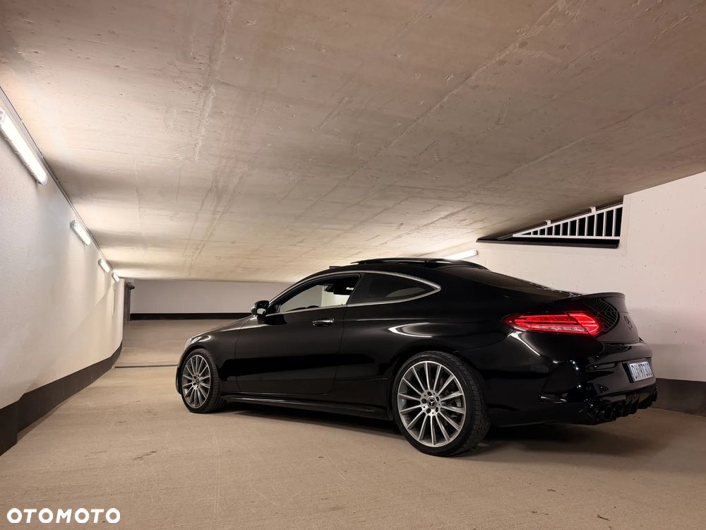 Mercedes-Benz Klasa C 300 9G-TRONIC AMG Line - 38