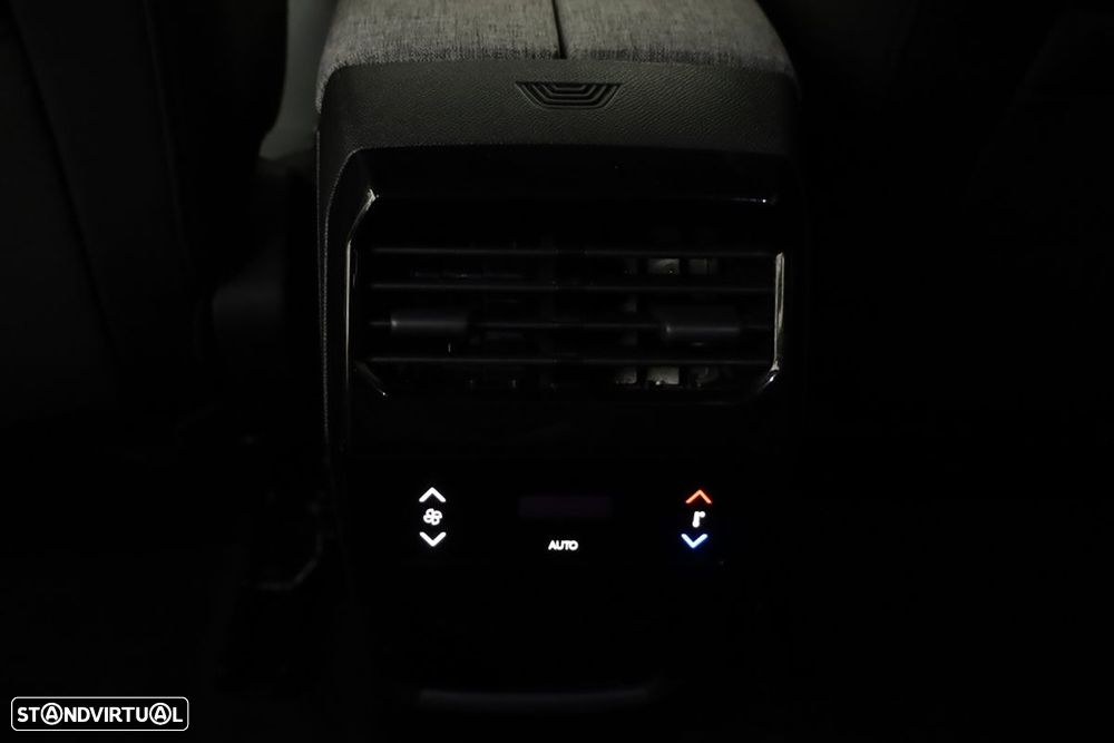 Peugeot 5008 1.2 Hybrid Allure e-DCS6 - 24