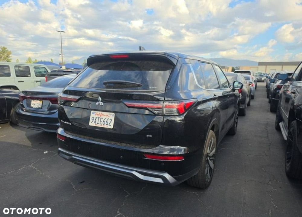Mitsubishi Outlander - 4