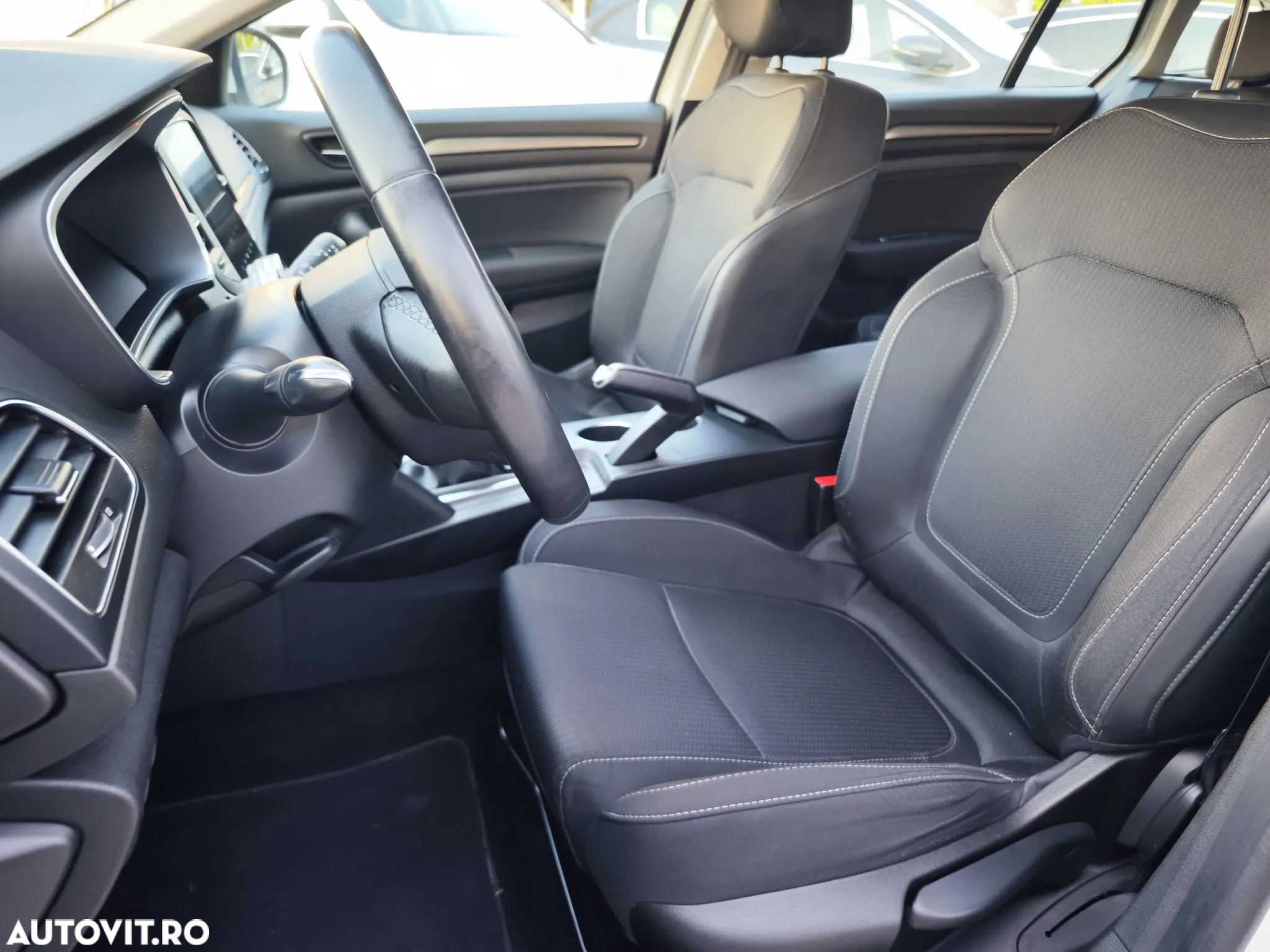 Renault Megane Grandtour BLUE dCi 115 BUSINESS EDITION - 20
