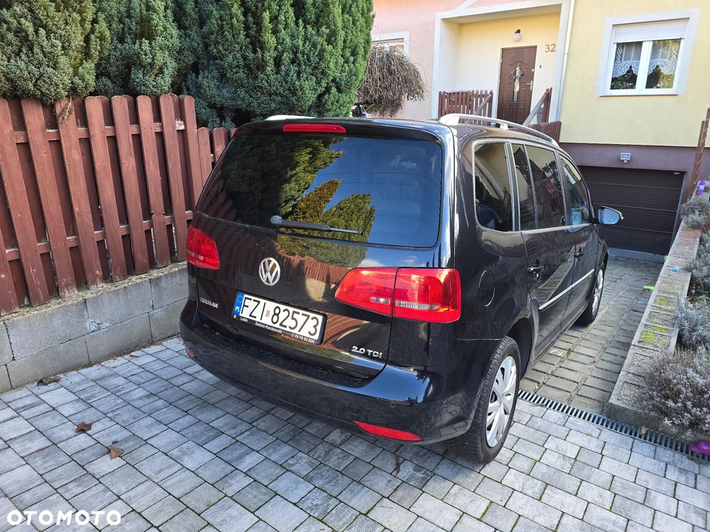 Volkswagen Touran 2.0 TDI DPF Highline DSG - 2