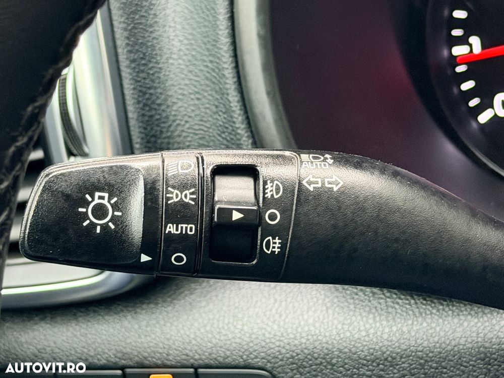 Kia Sportage 1.6 GDI 2WD Dream-Team Edition - 32