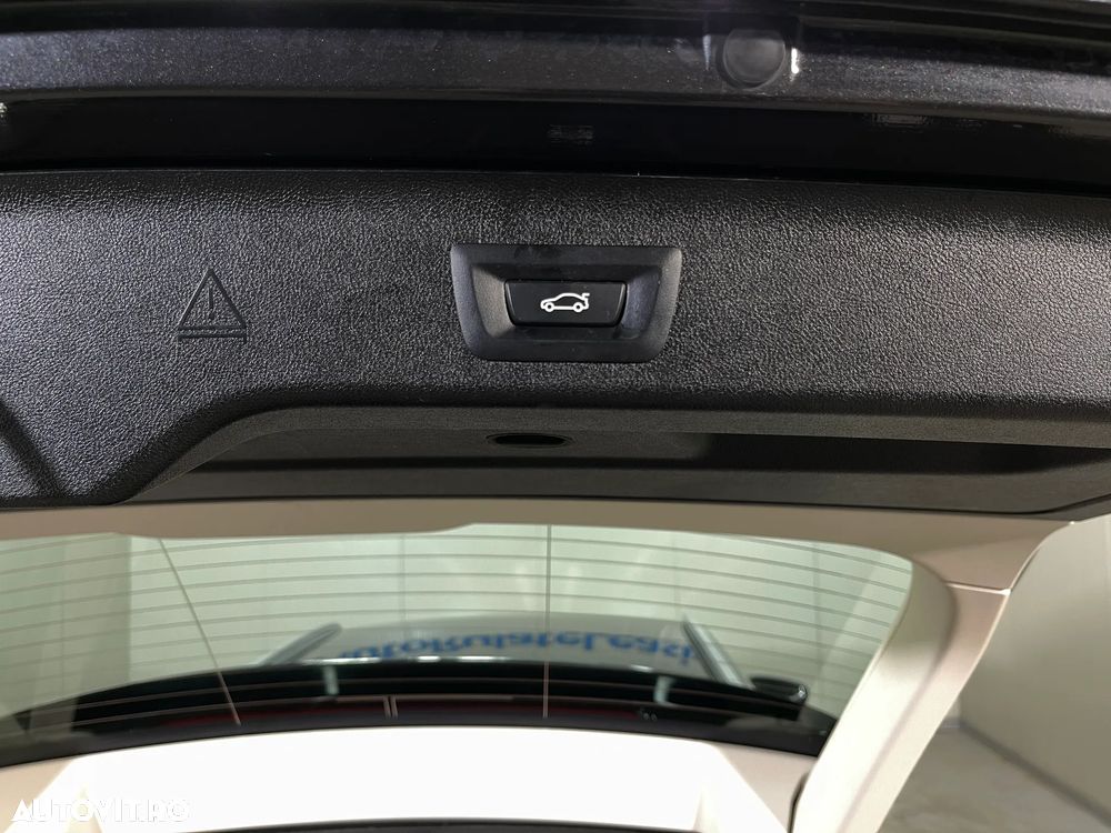 BMW Seria 5 520d Aut. Sport Line - 31