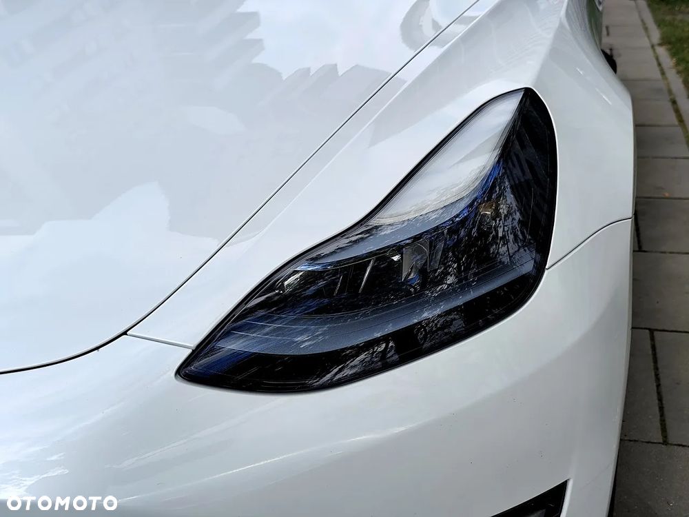 Tesla Model 3 - 8