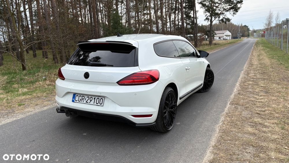Volkswagen Scirocco 2.0 TDI Blue Motion Technologie Club - 4