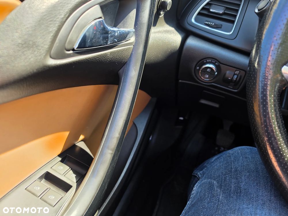 Opel Cascada 2.0 CDTI Supreme S&S - 12