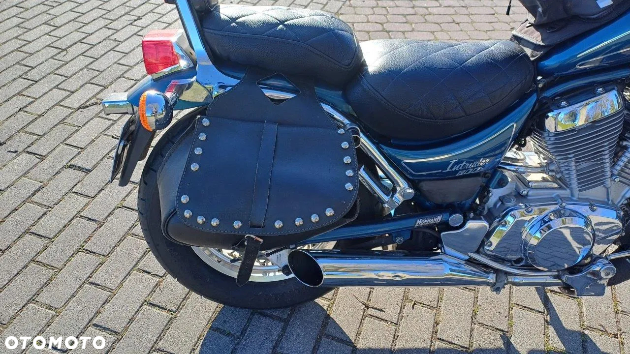 Suzuki Intruder - 10