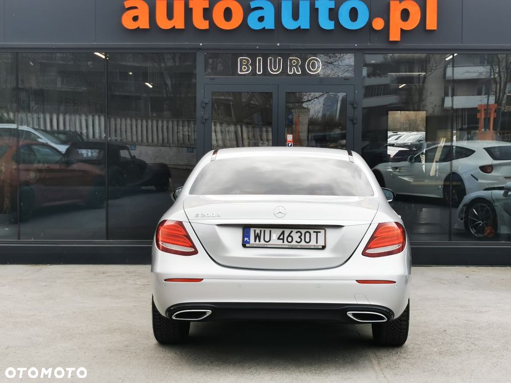 Mercedes-Benz Klasa E 200 d 9G-TRONIC - 32