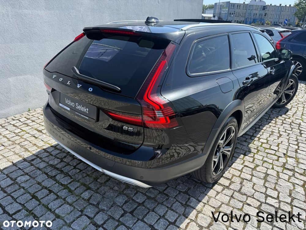 Volvo V90 Cross Country - 8