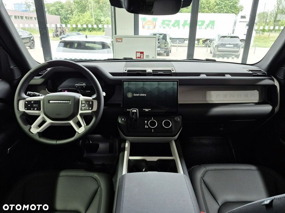 Land Rover Defender - 22
