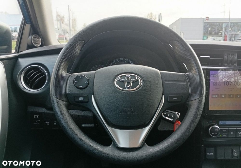 Toyota Auris - 22