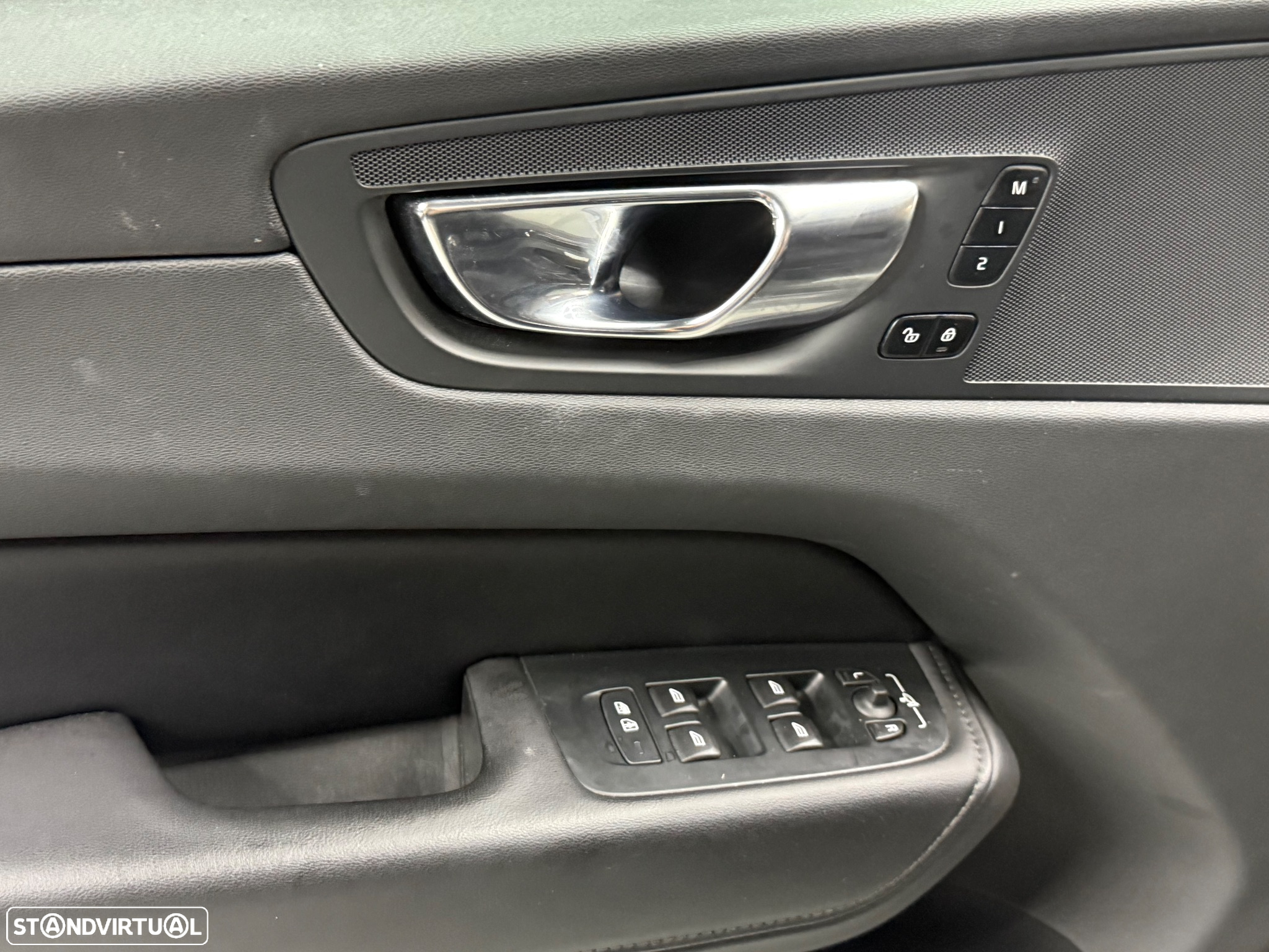 Volvo XC 60 B4 D AWD Geartronic Inscription - 11