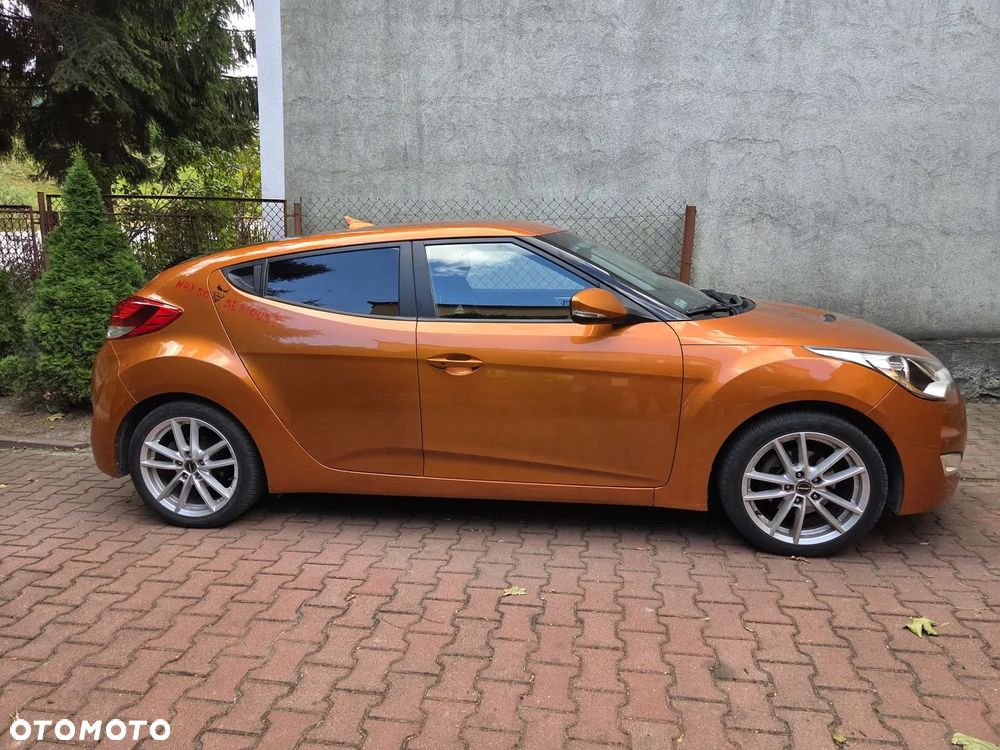 Hyundai Veloster 1.6 GDI Comfort - 10
