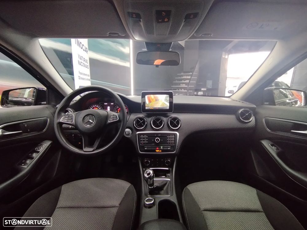 Mercedes-Benz GLA 180 d - 14