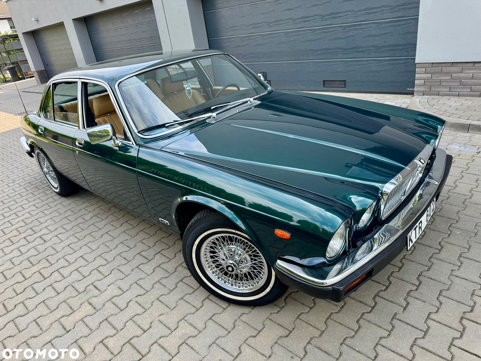 Jaguar XJ - 11