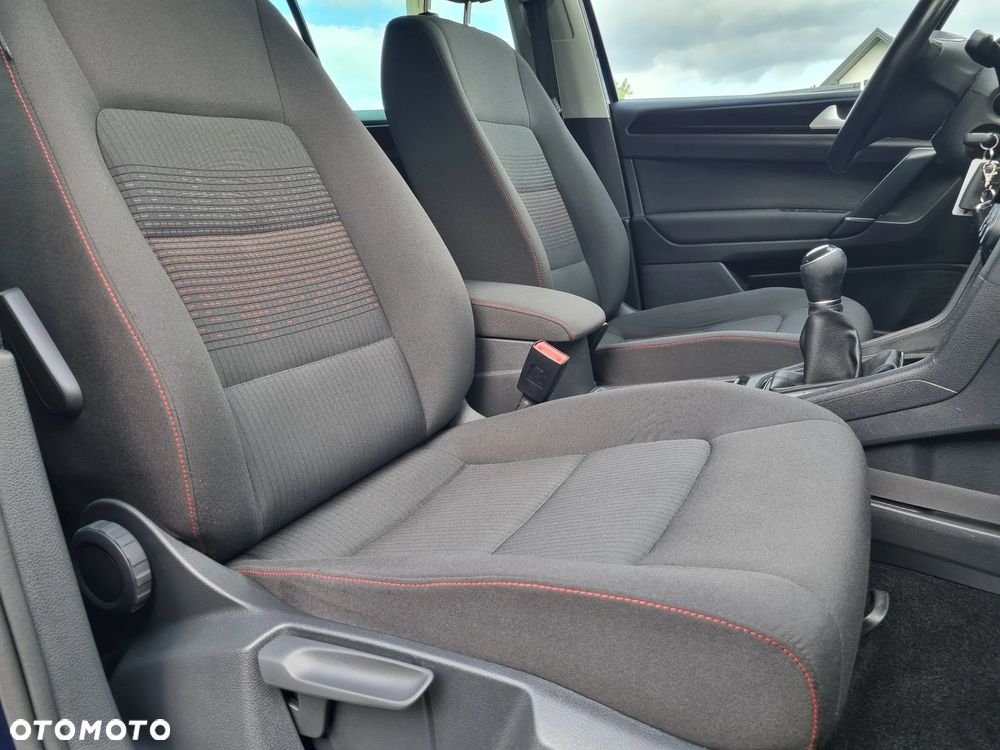 Volkswagen Golf 1.4 TSI Sound - 28