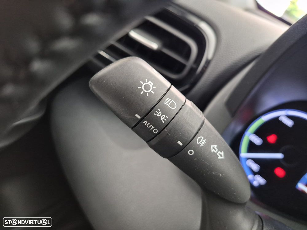 Toyota Yaris Cross 1.5 HDF Comfort Plus - 24