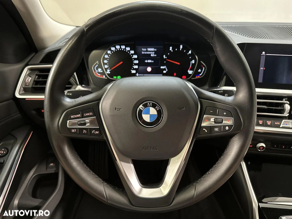 BMW Seria 3 318d Touring - 16