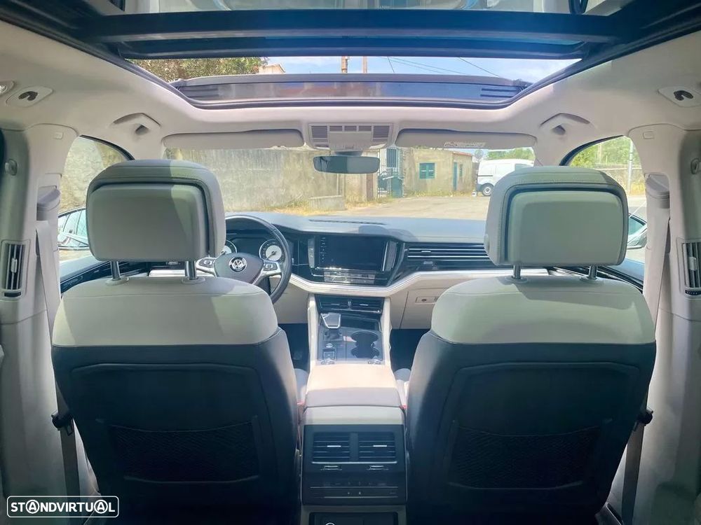 VW Touareg 3.0 TDI V6 Elegance Plus - 12
