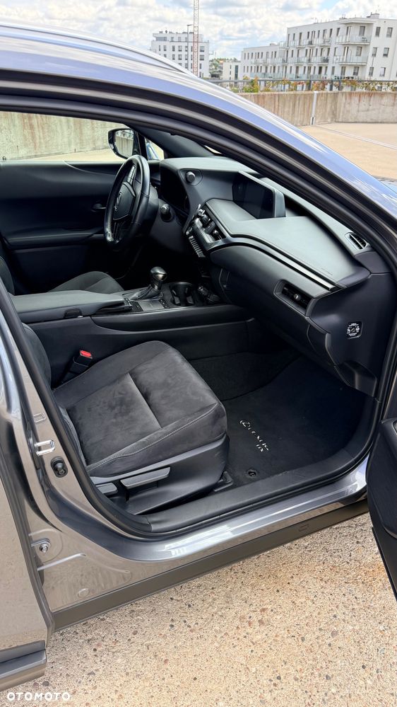 Lexus UX - 13