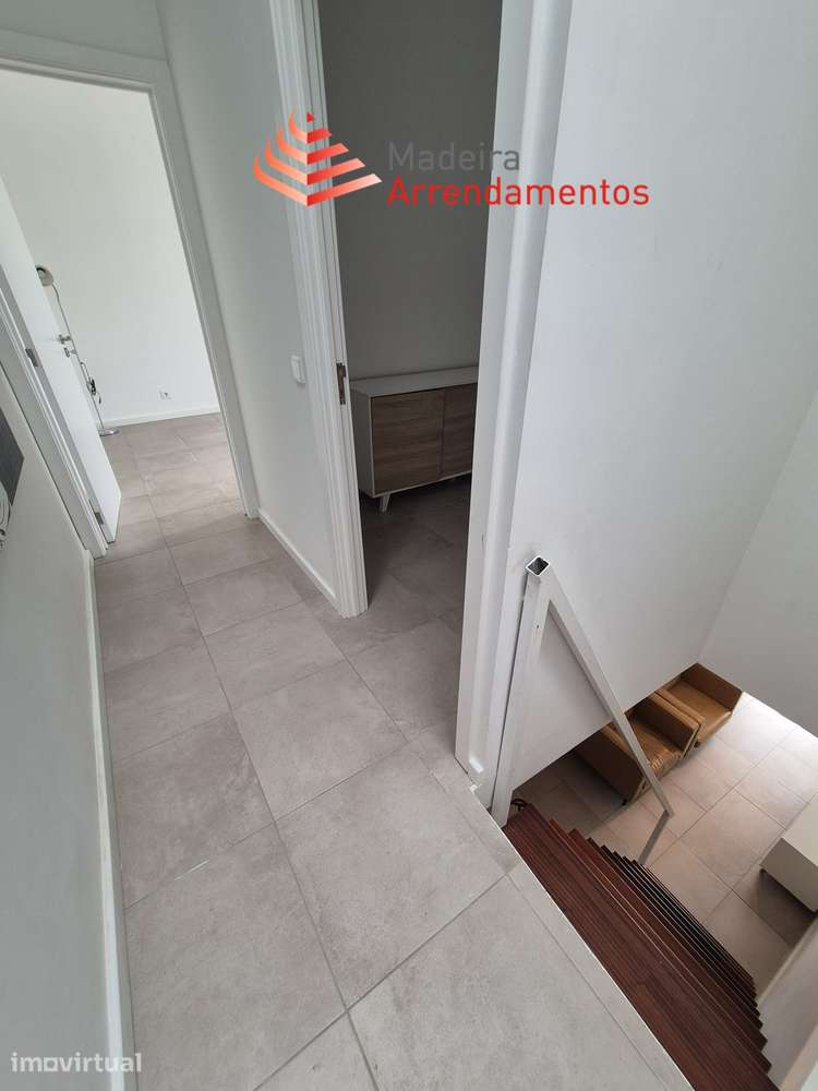 Moradia T2 +1 em Santo António - Grande imagem: 5/27