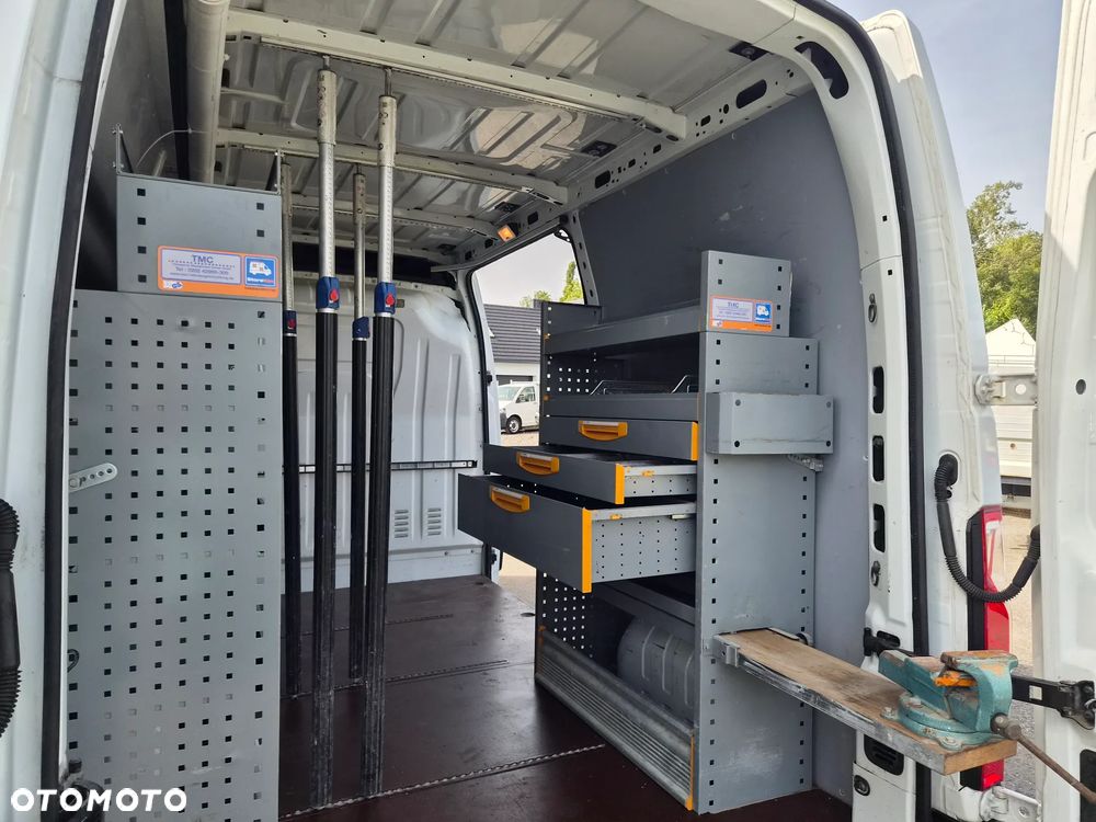Nissan NV 400 zabudową warsztatową klima - 9
