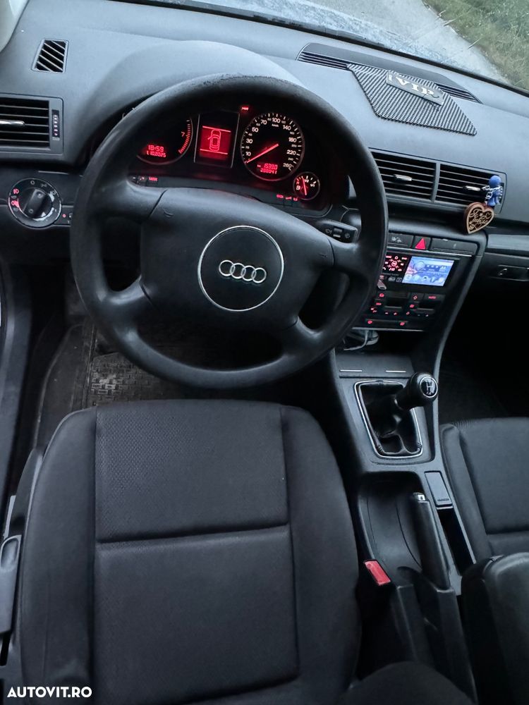 Audi A4 1.6 - 6
