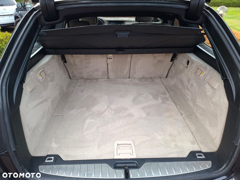 BMW Seria 5 525d - 24