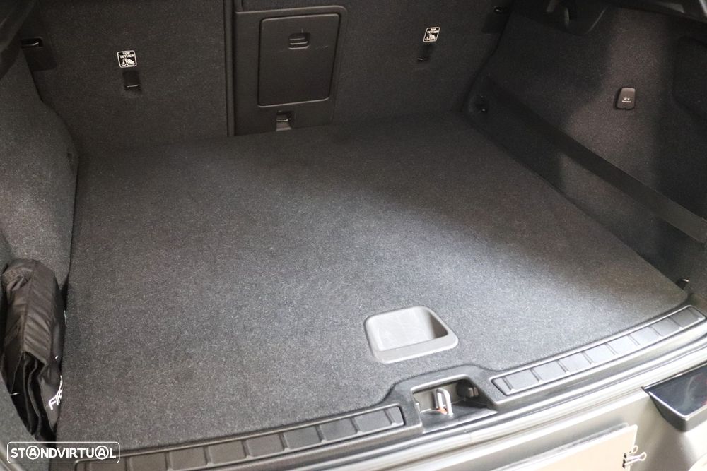 Volvo XC 40 1.5 T3 Tech Edition - 37