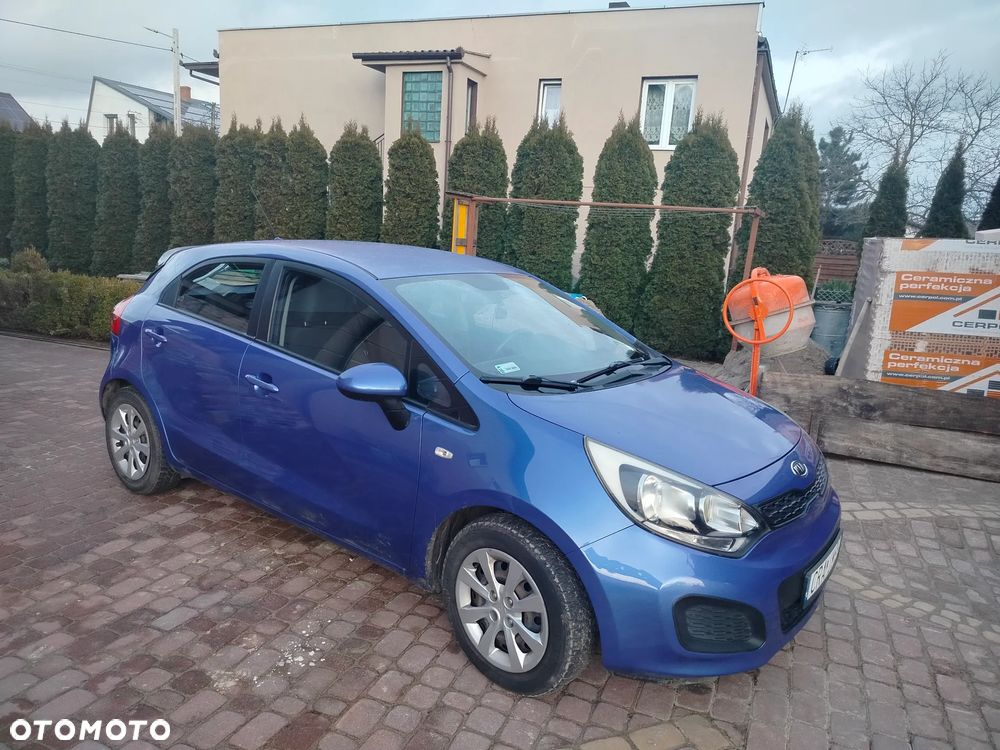 Kia Rio - 4