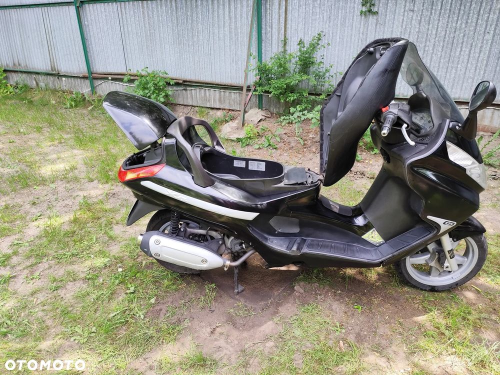 Piaggio X8 - 8